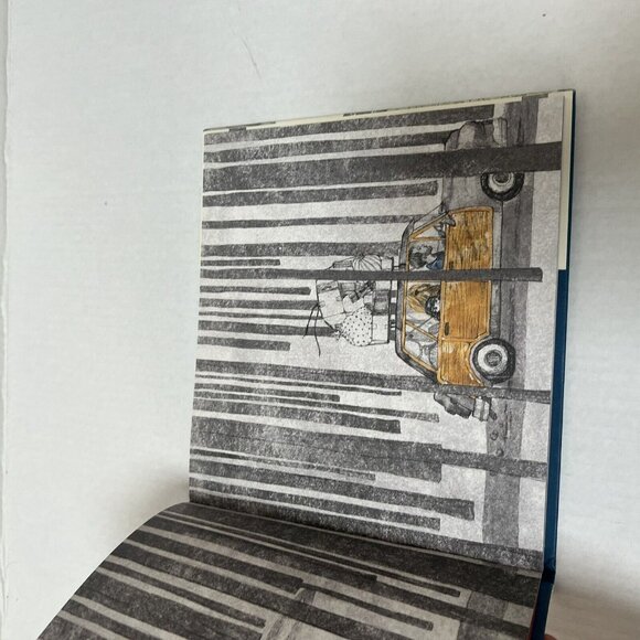 Lenny & Lucy - Hardcover By Stead, Philip C. - Picture 6 of 8